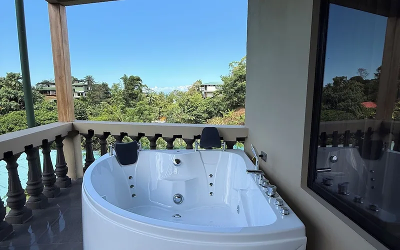 Guesthouse with a pool in Drake Bay, the closest base for corcovado national park tours